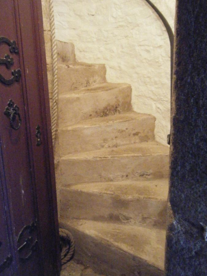 Welsh Gatehouse, Historic Castle Which Can Cater For Electric Vehicle Mathern Exteriér fotografie